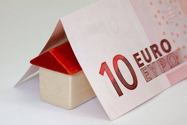Comprendre les différences entre les sites d'estimation immobilière en ligne et les agences immobilières traditionnelles